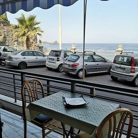 Il Castello Di Aci Casa de Férias *