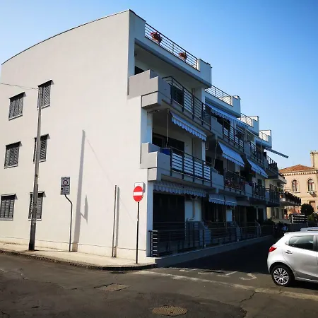 Il Castello Di Aci Casa de Férias *